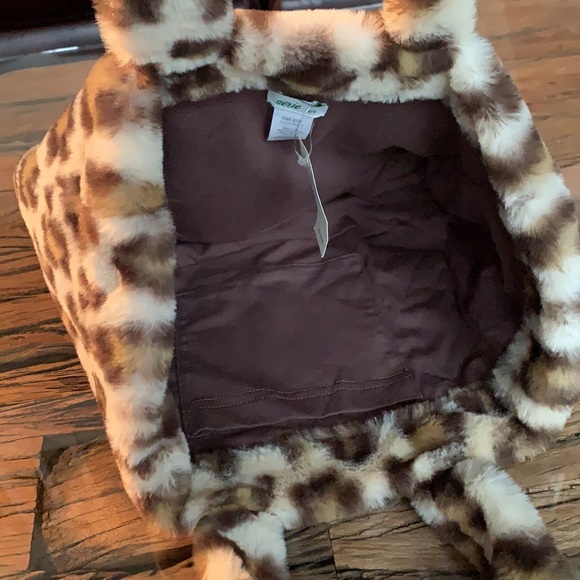 Aerie - Picture 3 of 5